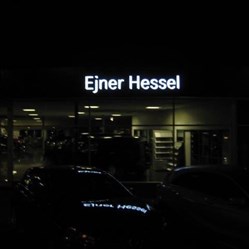 Ejner-hessel-Facade-Skilt-Lys-LED