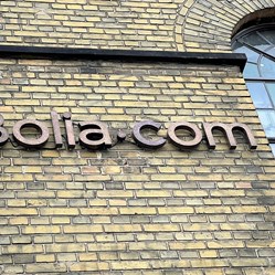 Bolia-Facade-Logo-wallsign