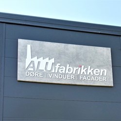 Facadeskilt-alu-fabrikken