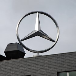 Mercedes-Benz-Tagskilt-Logo