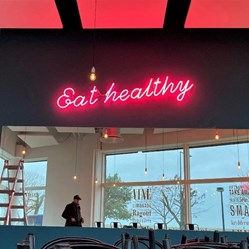 Neon-Skilt-Eat-Healthy
