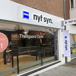 nyt-syn-facadebaand-udhaengskilt