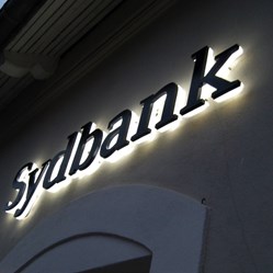 Sydbank-Facadeskilt