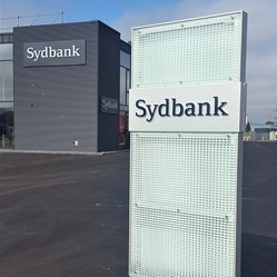 Sydbank-Pylon-Glas